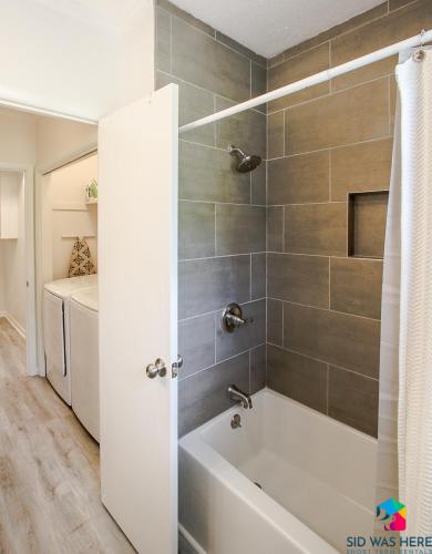 Koupelna v ubytování Spacious Home In Richmond Hill, Pet Friendly W- King Bed