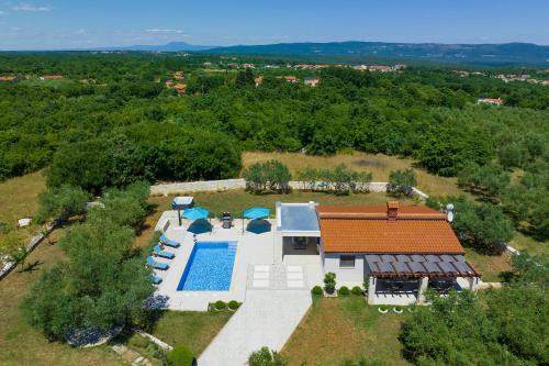 Fotografie z fotogalerie ubytování Villa Silentio - peaceful and private villa with outdoor pool and whirlpool, Ferienhaus Istrien v destinaci Marčana