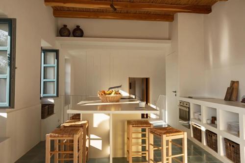 Naousa Villa with pool, garden and view