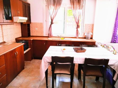 Gallery image of Blue Moon Apartments in Néa Michanióna