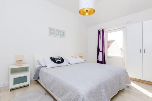 Apartment Sea Shell