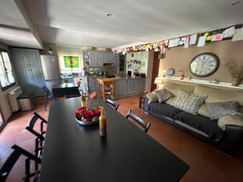 Η κουζίνα ή μικρή κουζίνα στο Hostal Casa San Nicolas