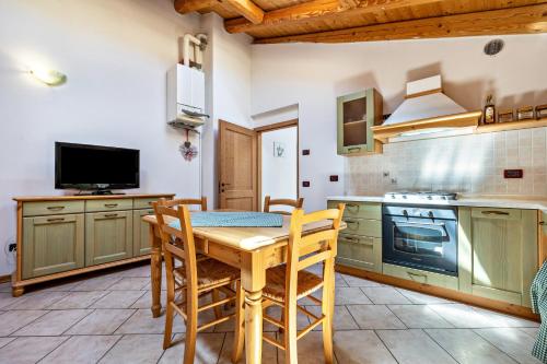 Kuchyň nebo kuchyňský kout v ubytování Agritur Piazera Attico
