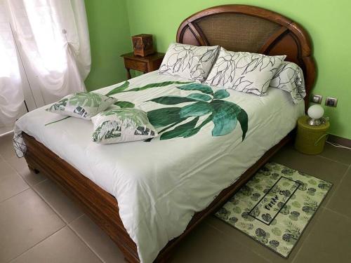 Кровать или кровати в номере Le refuge d'Aiden
