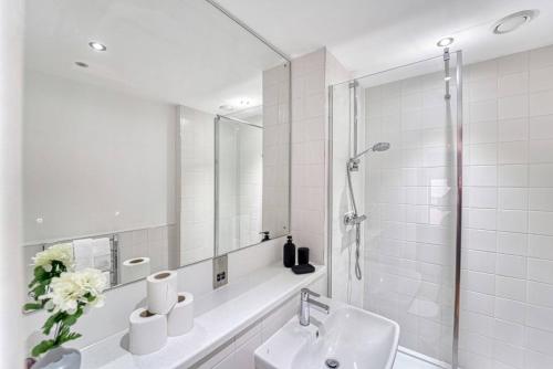 Bathroom sa Stunning Liverpool Apartment - Sleeps 6