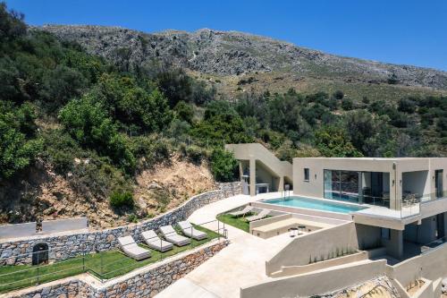 Epsilon Villa, Private Swimming Pool Garden, Panoramic Sunset