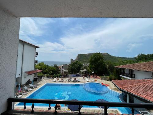Kolam renang di atau dekat dengan Kavarna Paradise Apartments