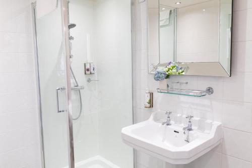 Ένα μπάνιο στο Tickton Grange Hotel