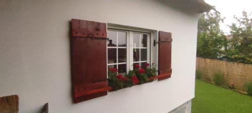 Ein Garten an der Unterkunft ZOĆEVIĆA KONAK