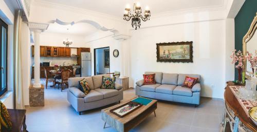 Anemoessa Mansion