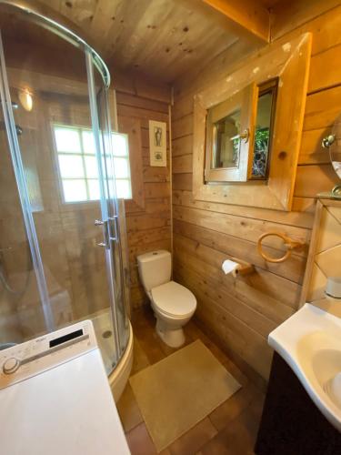 Kúpeľňa v ubytovaní Dom z jacuzzi nad jeziorem Orzysz-Mazury