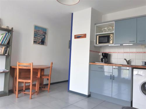 Photo de la galerie de l'établissement Appartement 2 pièces 2 à 4 personnes - à 200 m de la plage - KENAN, à Ploemeur