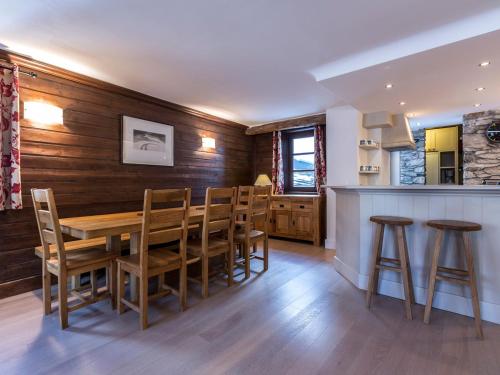 Duplex de standing 5 pièces au cœur du vieux village de Val-d'Isère, skis aux pieds