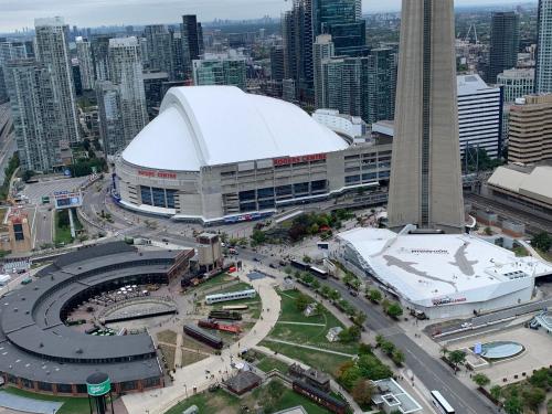 Снимка в галерията на Magnificient View next CN Tower/Rogers/Union/MTCC в Торонто