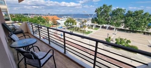 Amazing sea view apartment in the city center!