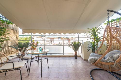 Sunny studio with Starlight balcony