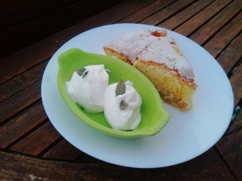 Makanan di atau berdekatan lodge