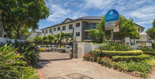 Jardín al aire libre en Currumbin Sands On The Beach