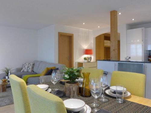 Posezení v ubytování Apartment Panoramapark Soleil Haus D Apt 3 by Interhome