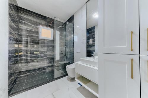 Ένα μπάνιο στο Villa AS