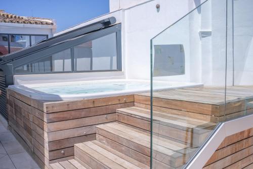 Honest Sevilla Apartments photo 22