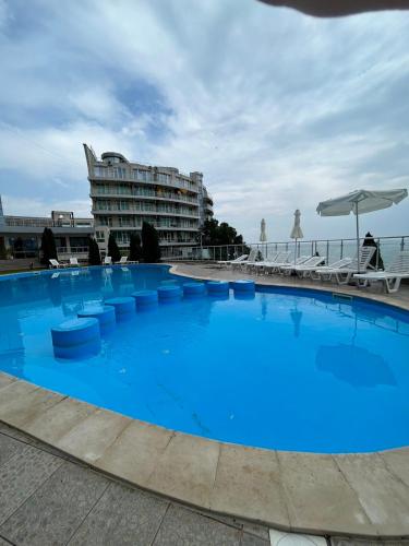 The swimming pool at or close to Byala Silver Beach Apart