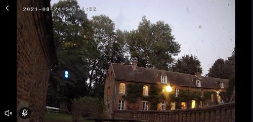 Photo de la galerie de l'établissement Moulin des Gondrillers 30 personnes, à Saint-Martin-dʼÉcublei
