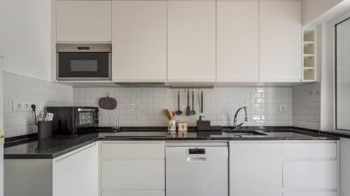 1 BDR Vilamoura Escape W Patio by LovelyStay