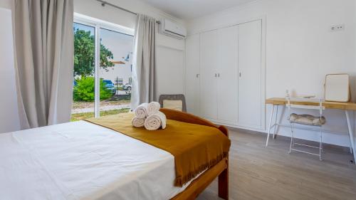 1 BDR Vilamoura Escape W Patio by LovelyStay