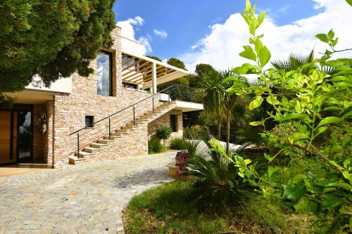 Enjoy - 5 suites, sea view and pool, Californie