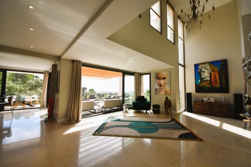 Enjoy - 5 suites, sea view and pool, Californie