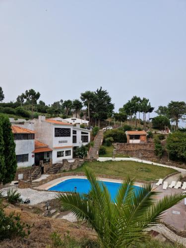 Pogled na bazen v nastanitvi Apartamentos Turísticos Clube Vale Leão oz. v okolici