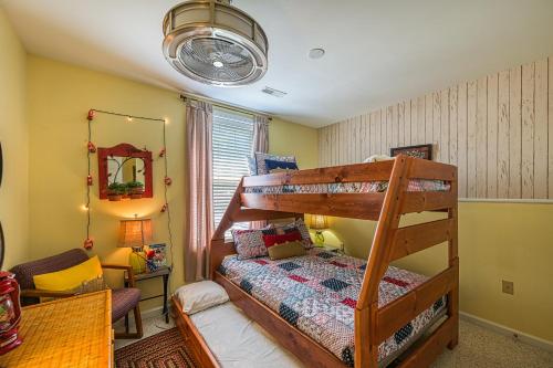 - une chambre avec des lits superposés dans l'établissement Bella Vista, à Glenora