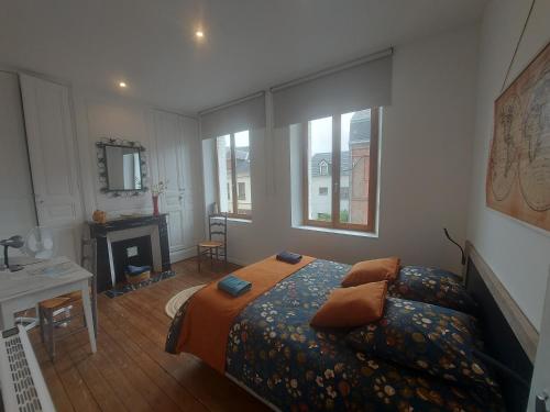 Kuchyňa alebo kuchynka v ubytovaní Maison avec 4 chambres au centre de st Valéry