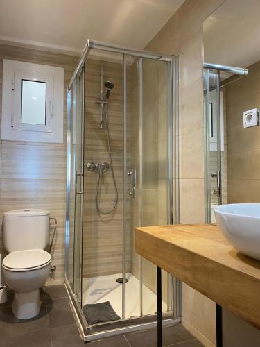 Amazing sea and Sagrada Familia views homey apartment