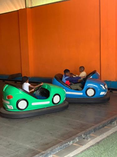 Gambar di galeri bagi Ten Flags Theme Park di Kroondal