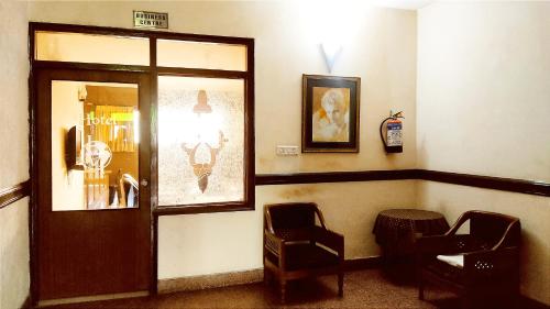 Ruang duduk di HOTEL INTERNATIONAL -- Bus Stand Jalandhar City