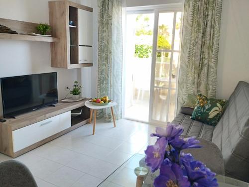 Torrevista three bedroom apartment, two swimming pools and garage