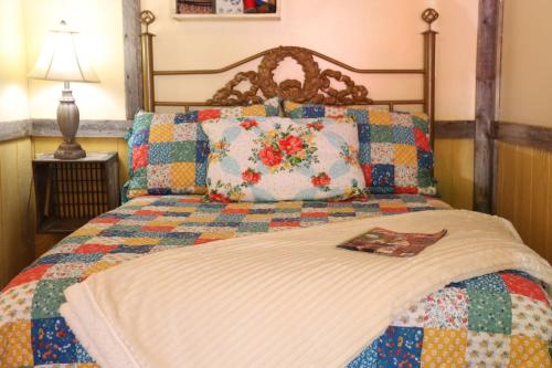 Gallery image of Acorn Hideaways Canton Charming Pioneer Suite 1890's General Store in Canton