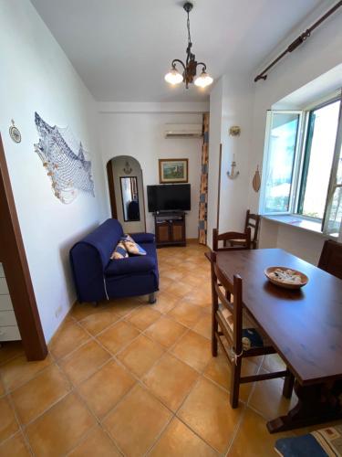 Posezení v ubytování Casa nel magico borgo di Sant’alessandro, Ischia