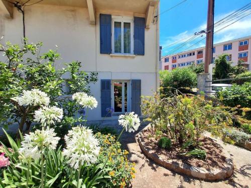 Photo de la galerie de l'établissement Mignon T2, cœur du mourillon, proche plage., à Toulon