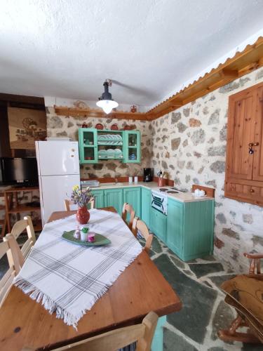 Calliope stone house