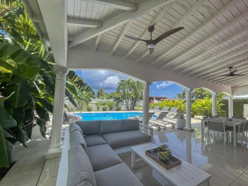 Bazén v ubytování GPSF195 - 14 pax nebo v jeho okolí