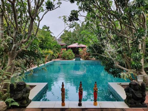 Piscina a TAMAN INDAH RESORT o a prop