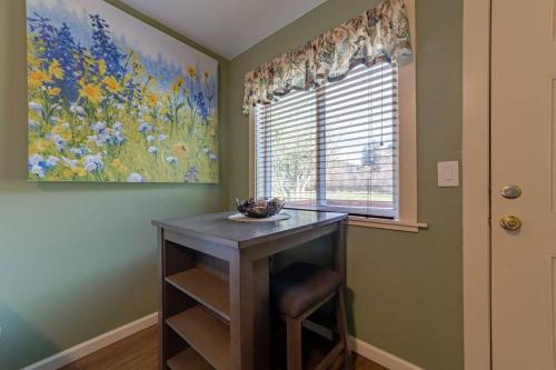 Fotografie z fotogalerie ubytování Elk Meadow Cabins 13B Bears Den - Single Room v destinaci Orick