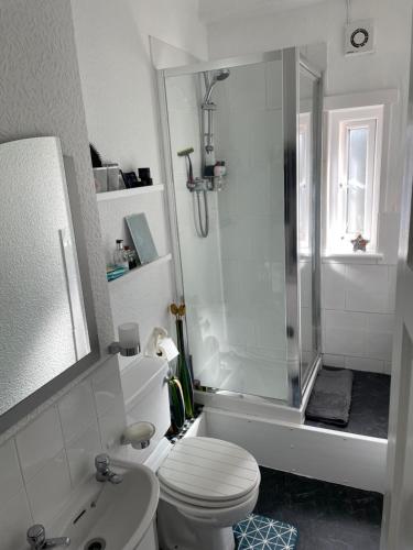 Koupelna v ubytování Relax,reflect and unwind one bedroom flat