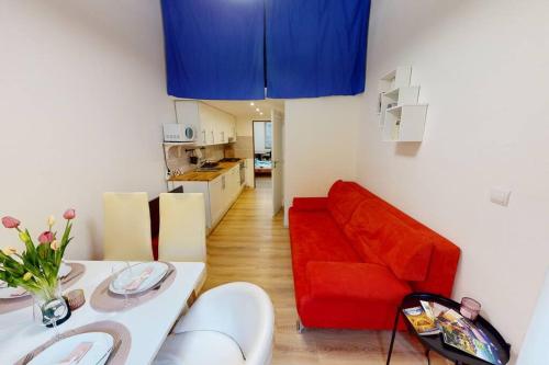 Charming and spacious apartment at the City Center!