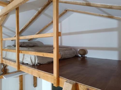 Poschodová posteľ alebo postele v izbe v ubytovaní Maxim's house