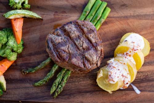 Eten bij of ergens in de buurt van het resort


