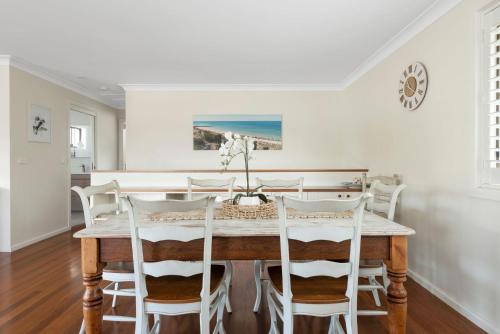 Gallery image of Barefoot Beach House Narrawallee in Narrawallee